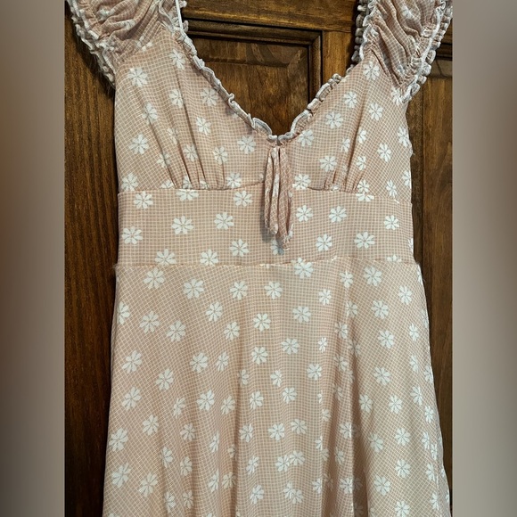 Urban Outfitters Audrey Mini Dress Beige Floral Size Medium - Picture 7 of 12